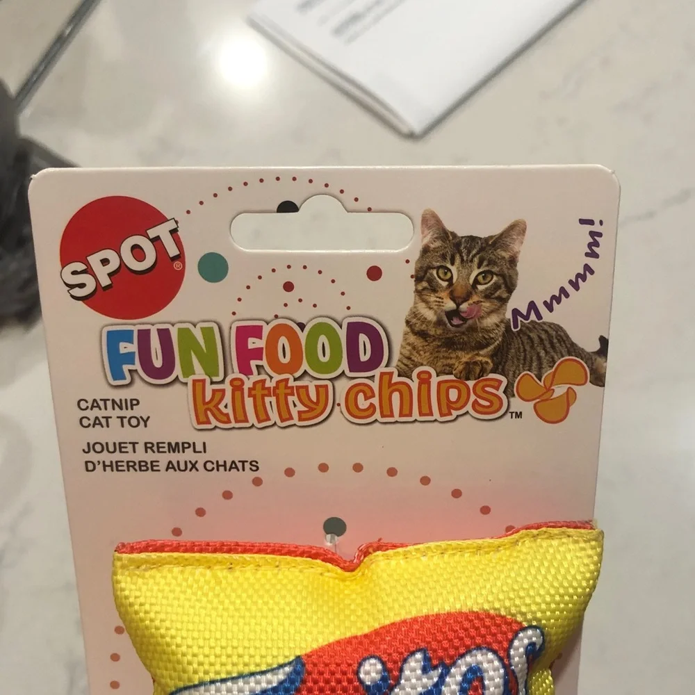 Fun Food Kitty Chips Catnip Toy - Red and Yellow Furitos
